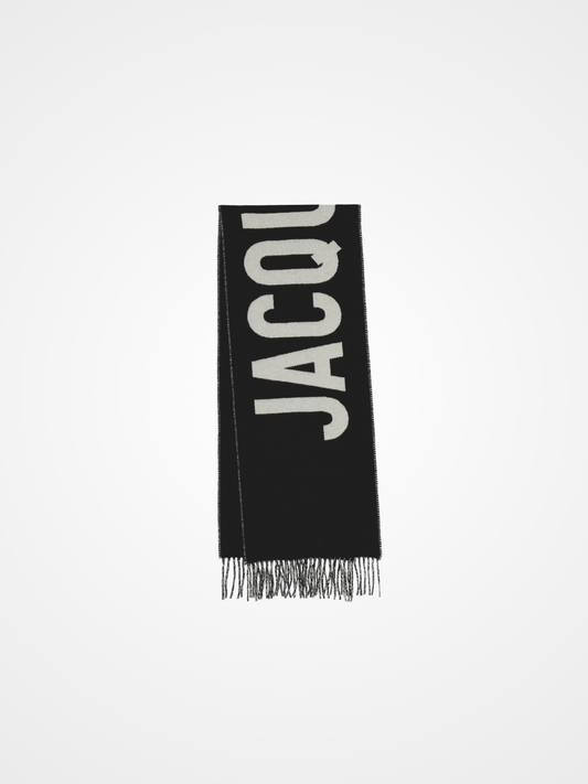 The Jacqmus scarf